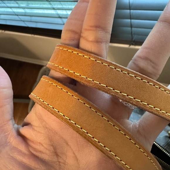 💯 authentic Louis Vuitton totally mm - Picture 7 of 15